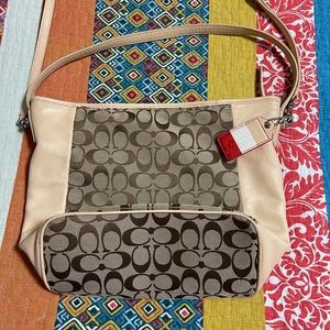 COACH 23702 WEEKEND PRINTED SIGNATURE SHOULDER BAG